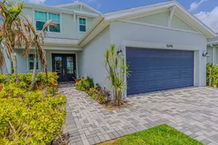 10696 SW Estella Ln, Port Saint Lucie, FL 34987 - Photo 5