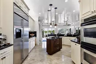 712 Sandy Point Ln, North Palm Beach, FL 33410 - Photo 3