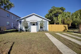 632 11th St, West Palm Beach, FL 33401 - Photo 1