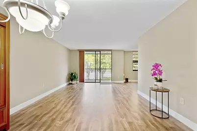 901 Colony Point Circle #207, Pembroke Pines, FL 33026 - Photo 9