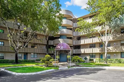 901 Colony Point Circle #207, Pembroke Pines, FL 33026 - Photo 1