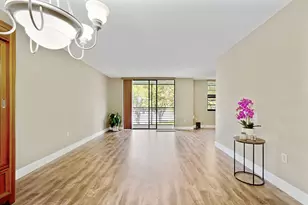 901 Colony Point Cir, Pembroke Pines, FL 33026 - Photo 9