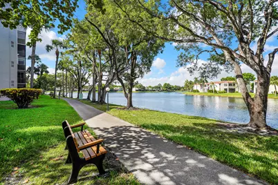 901 Colony Point Circle #207, Pembroke Pines, FL 33026 - Photo 29