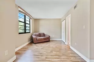 901 Colony Point Cir, Pembroke Pines, FL 33026 - Photo 19