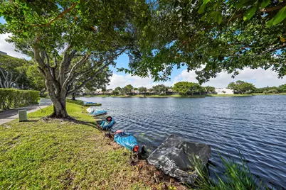 901 Colony Point Circle #207, Pembroke Pines, FL 33026 - Photo 35