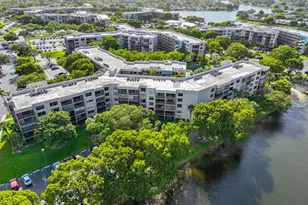 901 Colony Point Cir, Pembroke Pines, FL 33026 - Photo 53