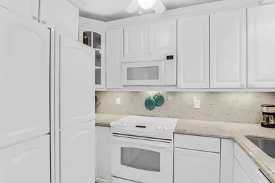 139 Sunrise Avenue #103, Palm Beach, FL 33480 - Photo 17