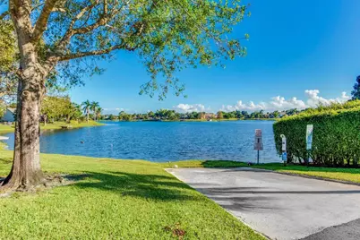 12842 Meadowbend Drive, Wellington, FL 33414 - Photo 13