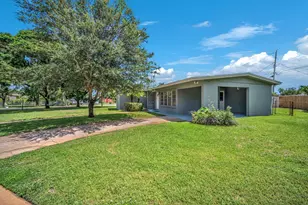 145 Greenbrier Dr, Palm Springs, FL 33461 - Photo 3