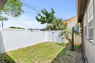 1102 Florence Rd, Lantana, FL 33462 - Photo 17