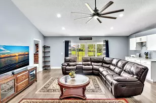 9393 Laurel Green Dr, Boynton Beach, FL 33437 - Photo 11