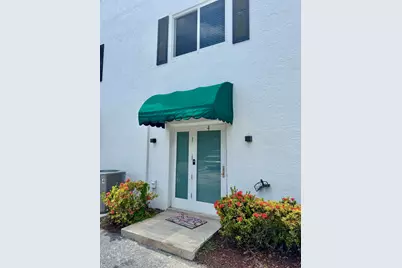 690 SE 23rd Avenue #4, Pompano Beach, FL 33062 - Photo 1