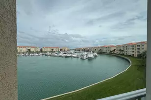 12 Harbour Isle Dr W, Fort Pierce, FL 34949 - Photo 1