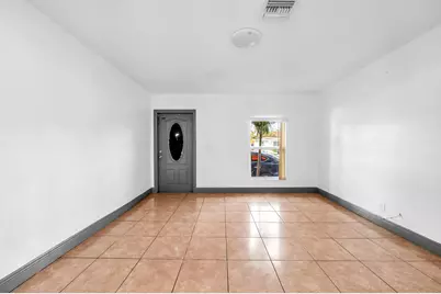 124 SW 10th Avenue, Boynton Beach, FL 33435 - Photo 5