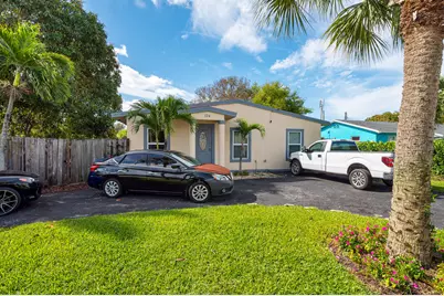 124 SW 10th Avenue, Boynton Beach, FL 33435 - Photo 1