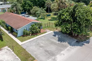 9287 Sunrise Dr, West Palm Beach, FL 33403 - Photo 7