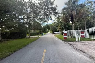 5800 Pine Tree Rd, Parkland, FL 33067 - Photo 23