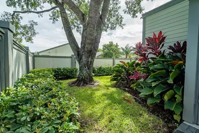 13335 Bedford Mews Court, Wellington, FL 33414 - Photo 15
