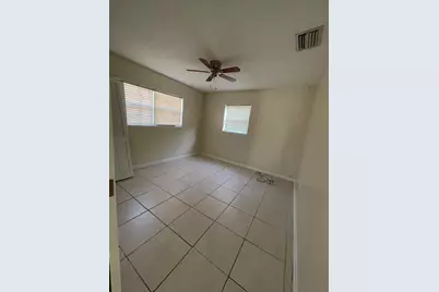 2801 Avenue E, Fort Pierce, FL 34947 - Photo 9