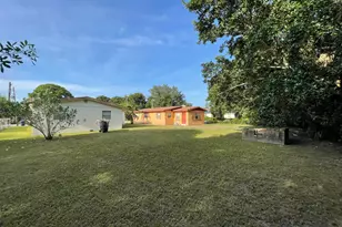 2801 Avenue E, Fort Pierce, FL 34947 - Photo 13