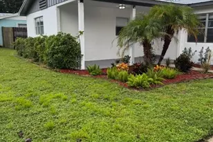 1315 Parkland Blvd, Fort Pierce, FL 34982 - Photo 3