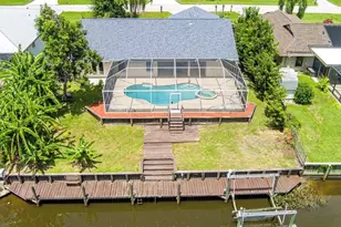 320 NE Surfside Ave, Port Saint Lucie, FL 34983 - Photo 29
