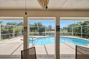 320 NE Surfside Ave, Port Saint Lucie, FL 34983 - Photo 23