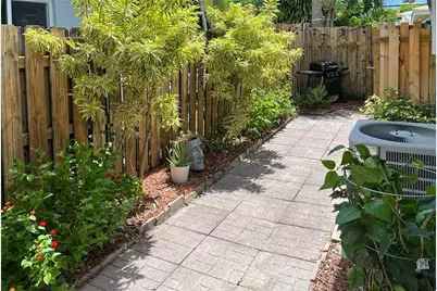 5932 NE 17th Road, Fort Lauderdale, FL 33334 - Photo 17