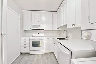 2251 NE 66th St, Fort Lauderdale, FL 33308 - Photo 9