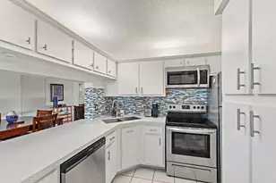 1111 Green Pine Blvd, West Palm Beach, FL 33409 - Photo 9