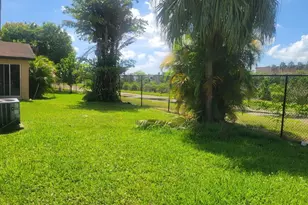 9520 W Daffodil Ln, Miramar, FL 33025 - Photo 23