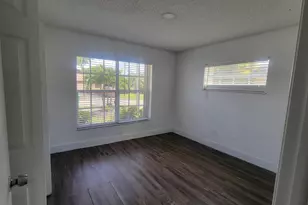 9520 W Daffodil Ln, Miramar, FL 33025 - Photo 5