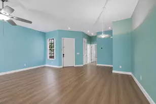 546 SW New Castle Cove, Port Saint Lucie, FL 34986 - Photo 5