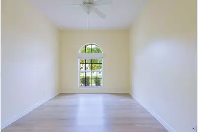 546 SW New Castle Cove, Port Saint Lucie, FL 34986 - Photo 11