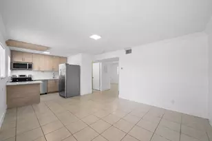 110 SE 2nd St, Hallandale Beach, FL 33009 - Photo 3
