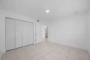 110 SE 2nd St, Hallandale Beach, FL 33009 - Photo 5