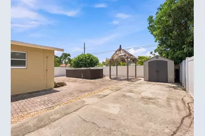 708 Hillcrest Boulevard, West Palm Beach, FL 33405 - Photo 27