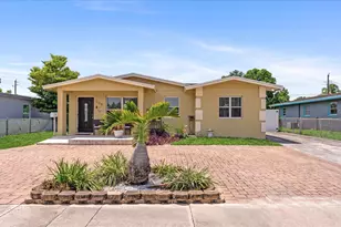 708 Hillcrest Blvd, West Palm Beach, FL 33405 - Photo 1