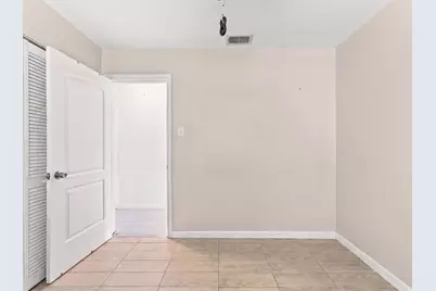 708 Hillcrest Boulevard, West Palm Beach, FL 33405 - Photo 21