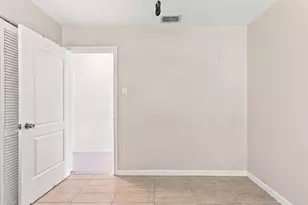 708 Hillcrest Blvd, West Palm Beach, FL 33405 - Photo 21