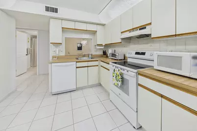 15451 Pembridge Drive #203, Delray Beach, FL 33484 - Photo 7