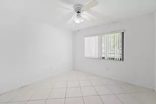 10837 W Clairmont Cir, Tamarac, FL 33321 - Photo 9