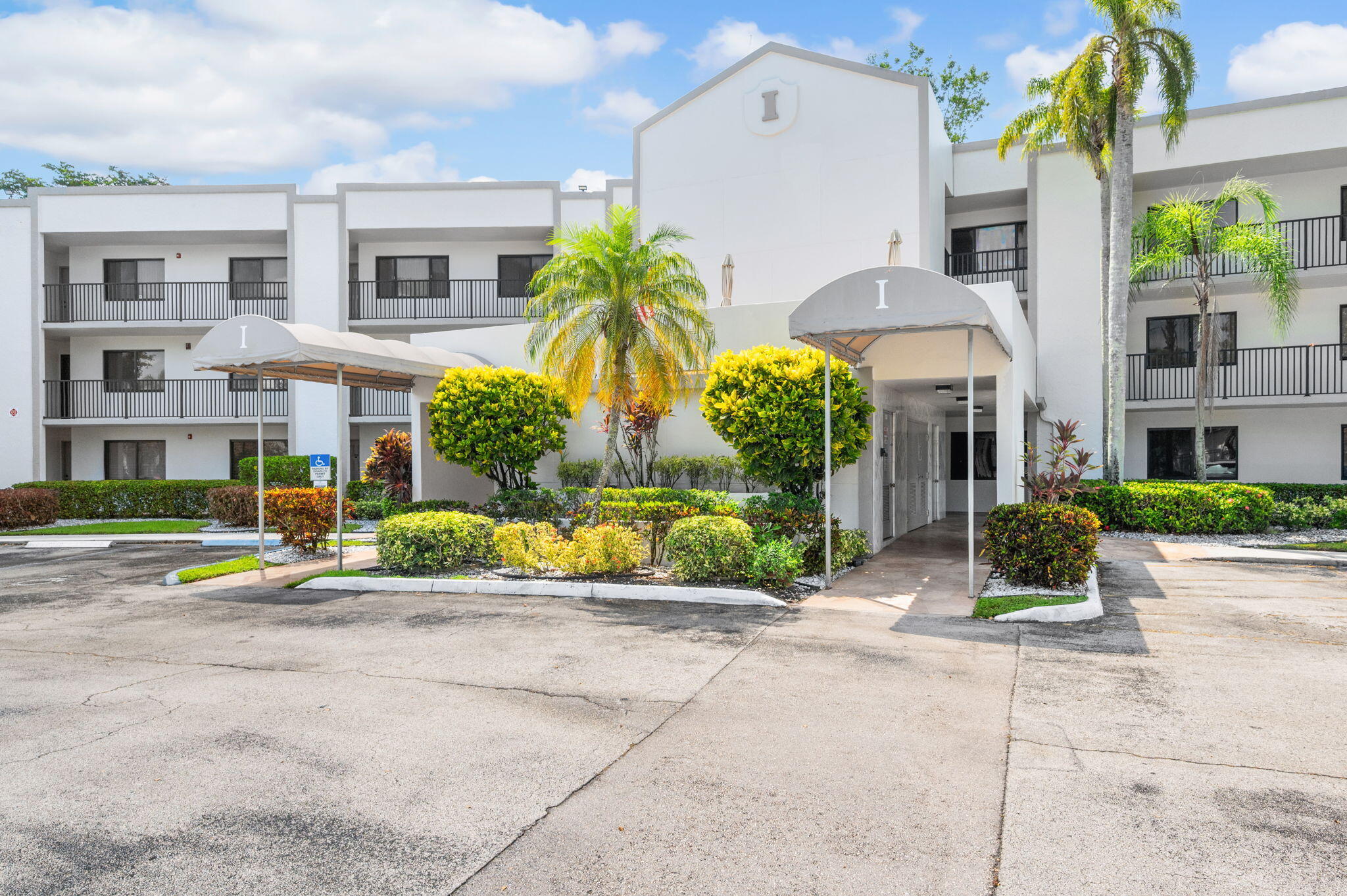 10837 W Clairmont Cir #208 - 10837 W Clairmont Cir #208, Tamarac, FL 33321 Luxury Property | Jose Angel Pina