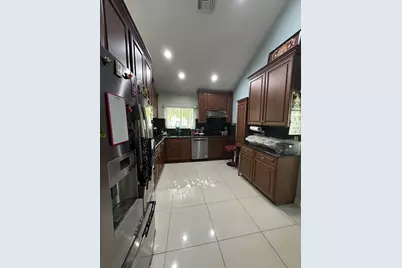 8 Elton Place, Boynton Beach, FL 33426 - Photo 5