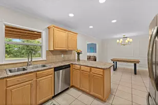 3017 SE Orchid St, Stuart, FL 34997 - Photo 9