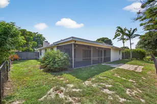 1202 Essex Dr, Wellington, FL 33414 - Photo 41