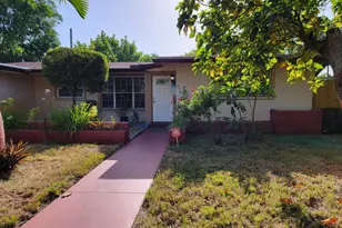 550 SW 38th Terrace, Fort Lauderdale, FL 33312 - Photo 1