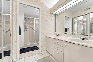 7254 Fairfax Dr, Tamarac, FL 33321 - Photo 13
