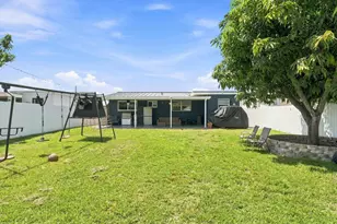 363 E 62nd St, Hialeah, FL 33013 - Photo 11