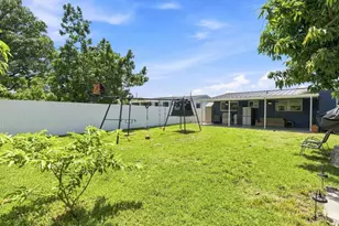 363 E 62nd St, Hialeah, FL 33013 - Photo 13